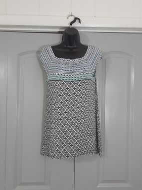 Max Studio cap sleeve rayon top